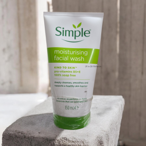 Simple Skin Moisturising Facial Wash – 150ml