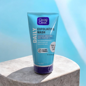 Clean & Clear Daily Exfoliating Wash – 150ml
