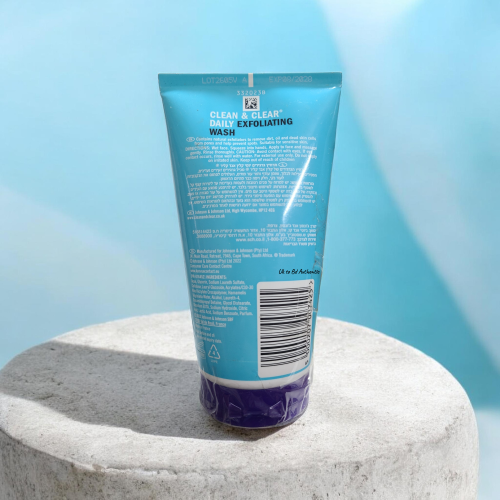 Clean & Clear Daily Exfoliating Wash – 150ml - Image 2