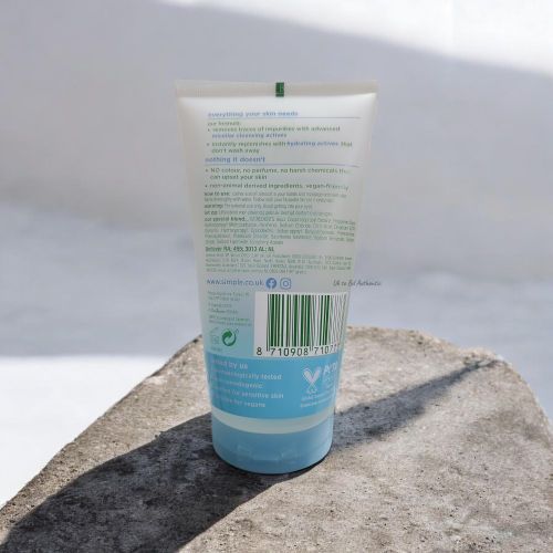 Simple Water Boost Micellar Gel Wash – 150ml - Image 2