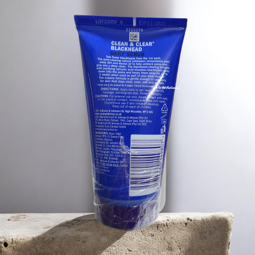 Clean & Clear Blackhead Daily Scrub – 150ml - Image 2