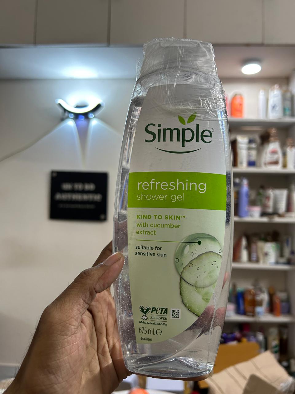 Simple refreshing shower gel/body wash 675 ml
